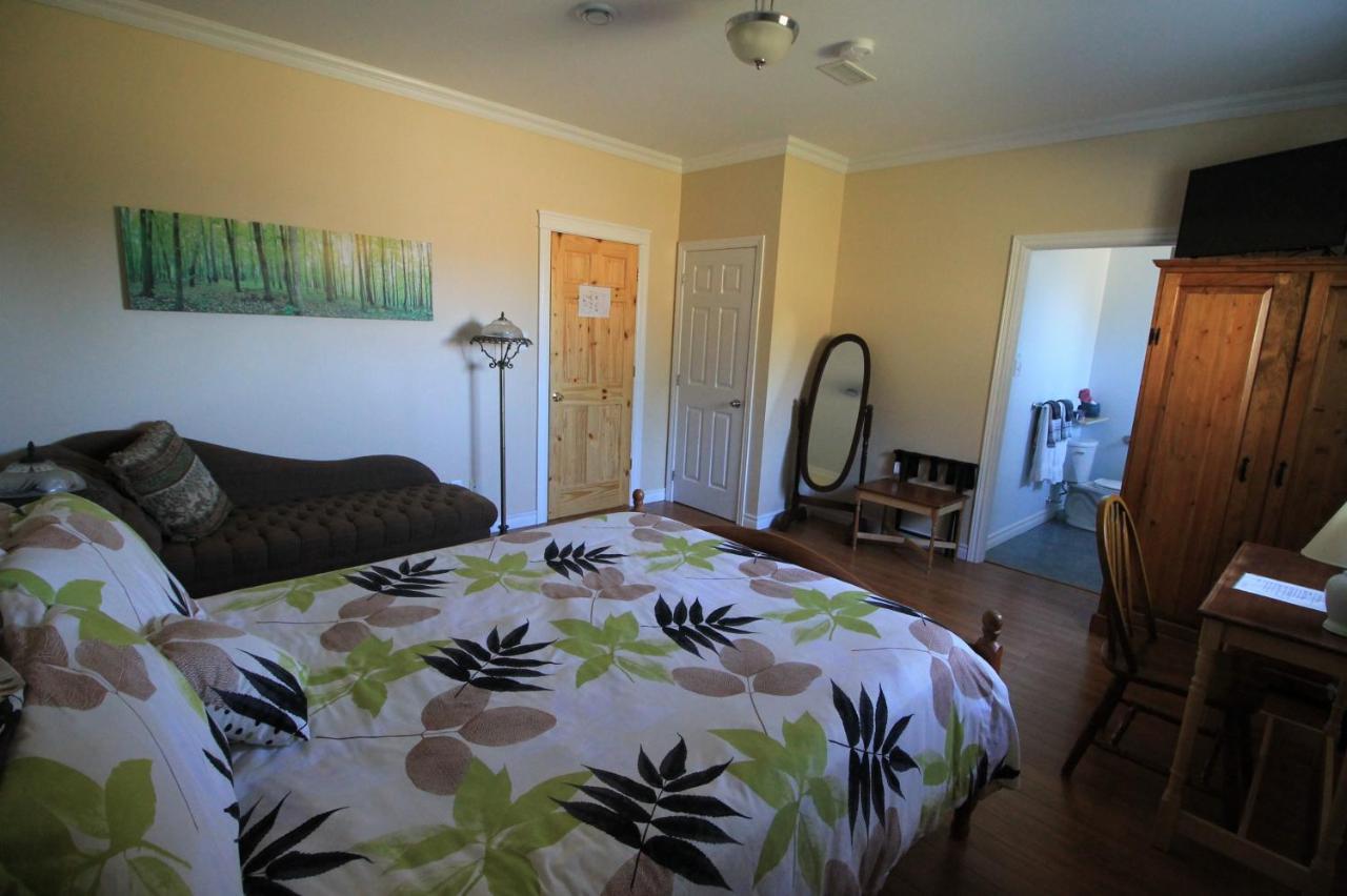 The Fiddle And The Sea Bed And Breakfast Port Hood Екстер'єр фото