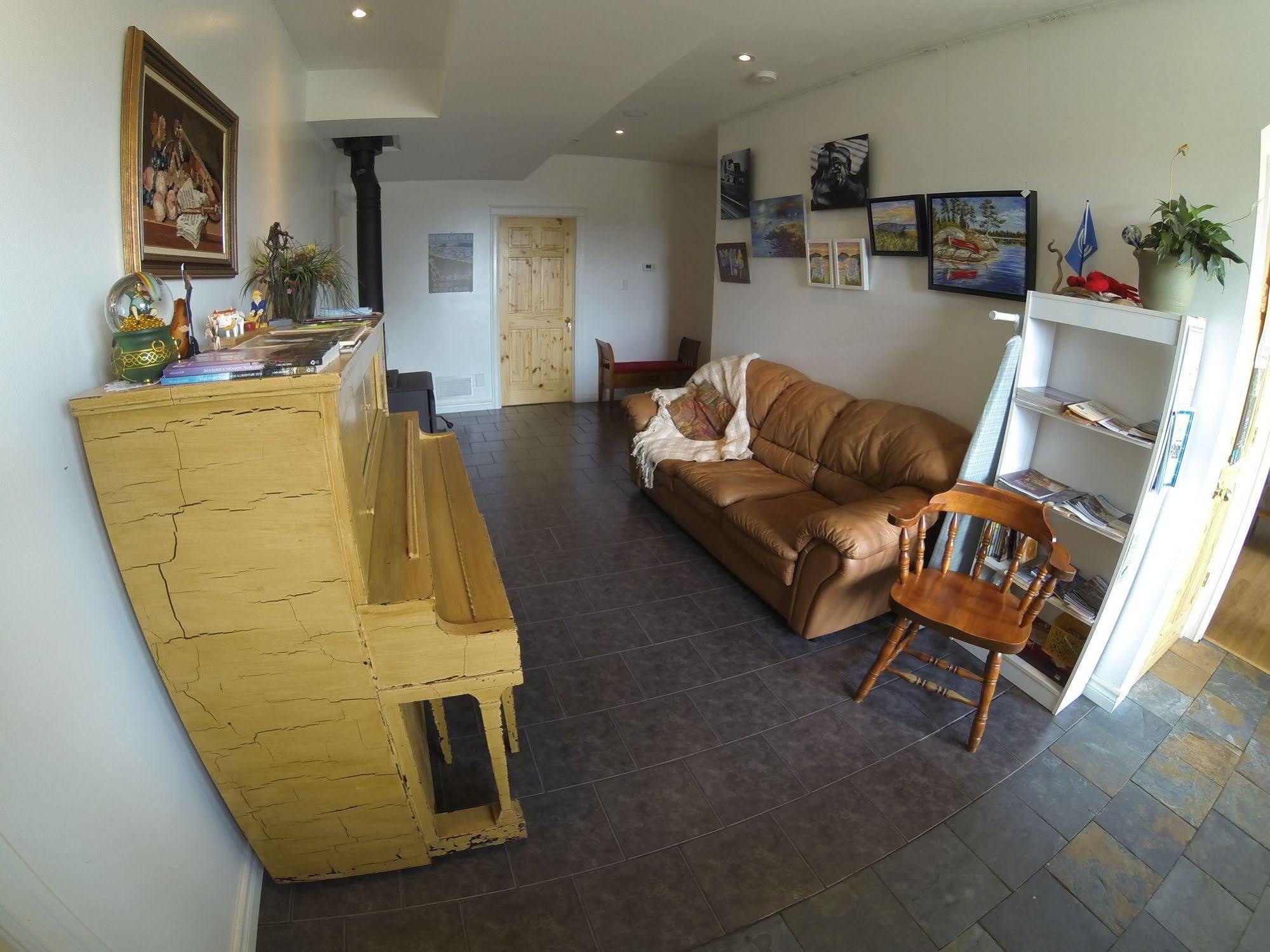 The Fiddle And The Sea Bed And Breakfast Port Hood Екстер'єр фото