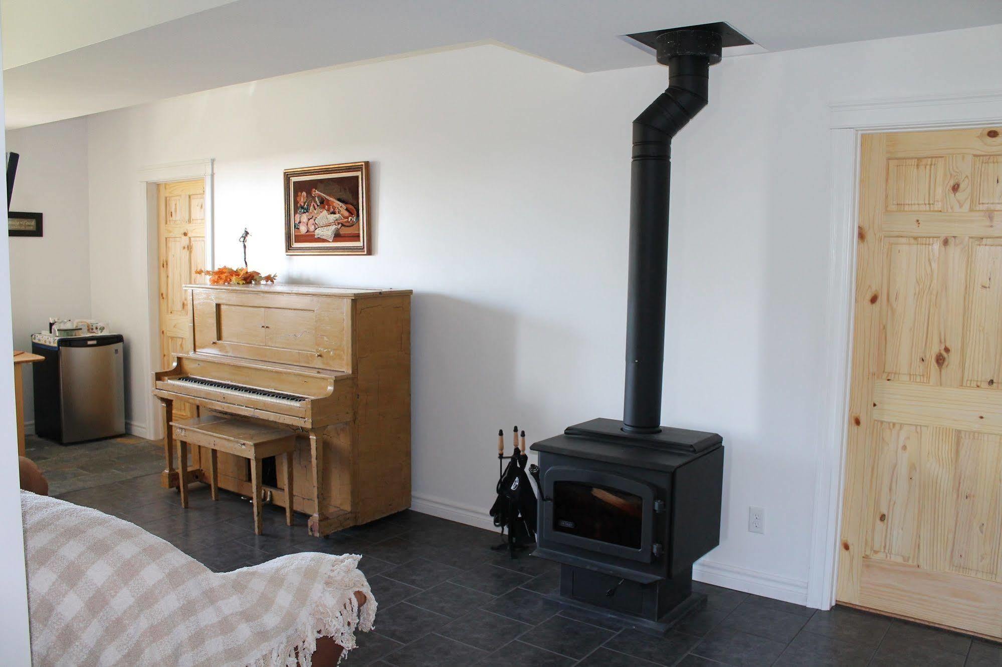 The Fiddle And The Sea Bed And Breakfast Port Hood Екстер'єр фото