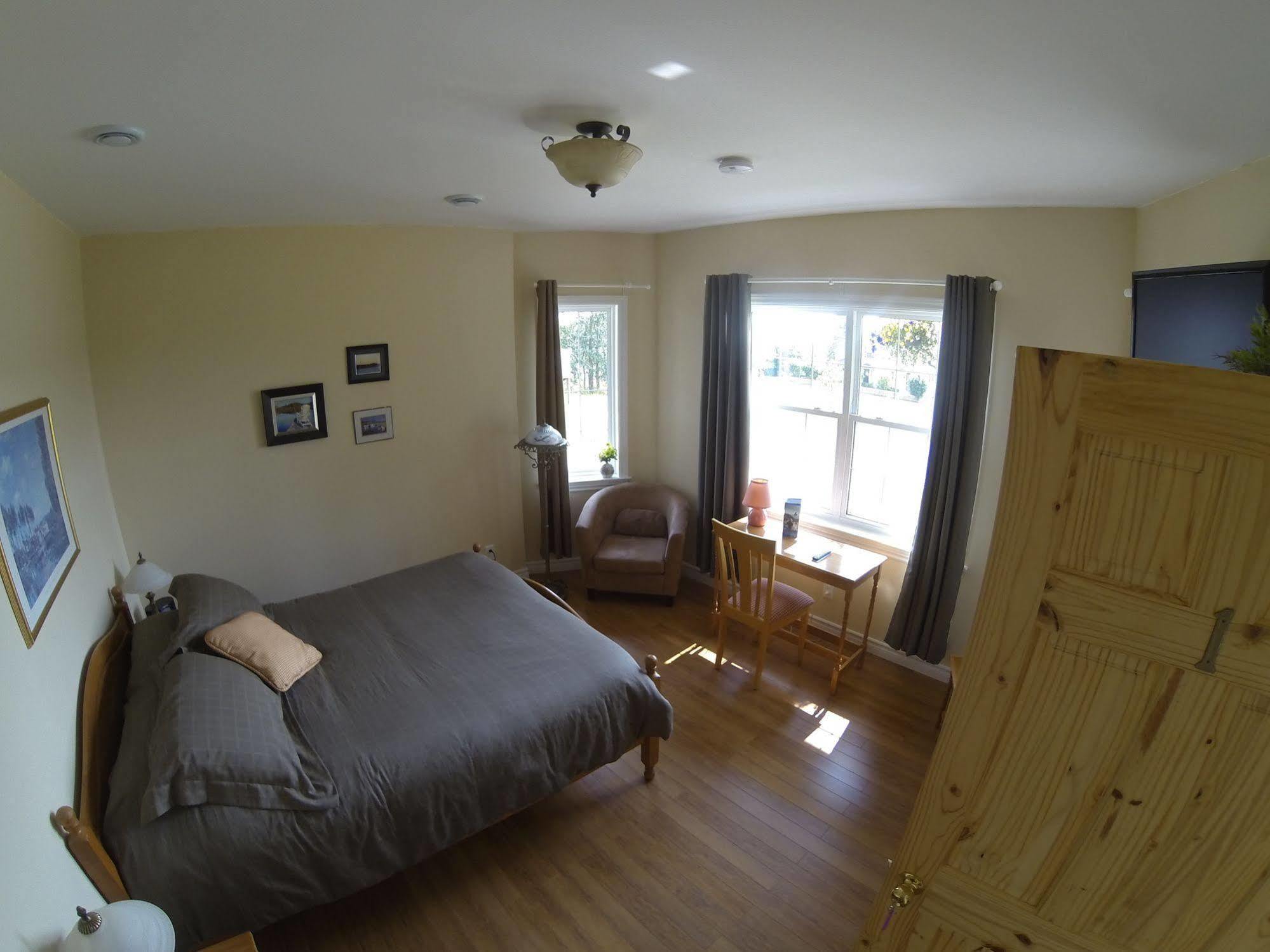 The Fiddle And The Sea Bed And Breakfast Port Hood Екстер'єр фото